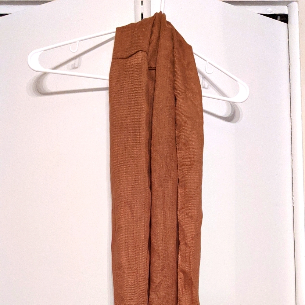 Looped scarves. Brown and white